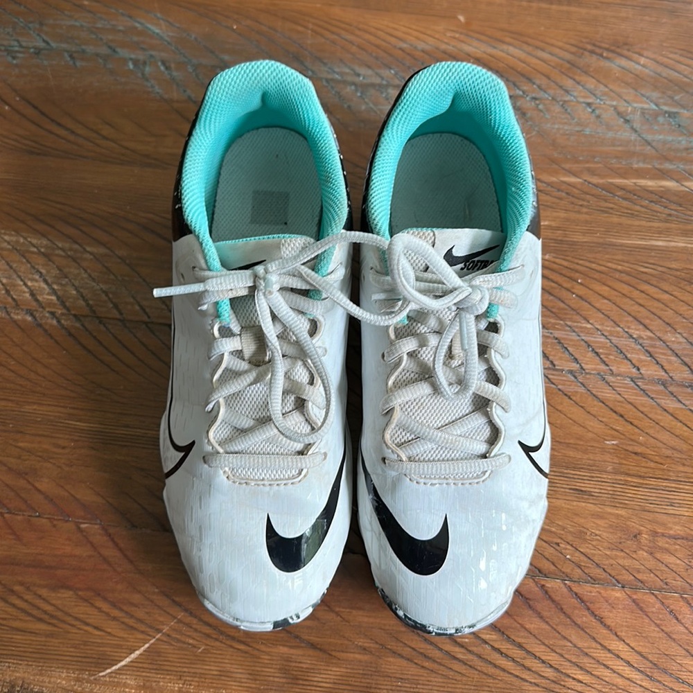 Nike cheats size 4.5. Worn for 1 softball season.